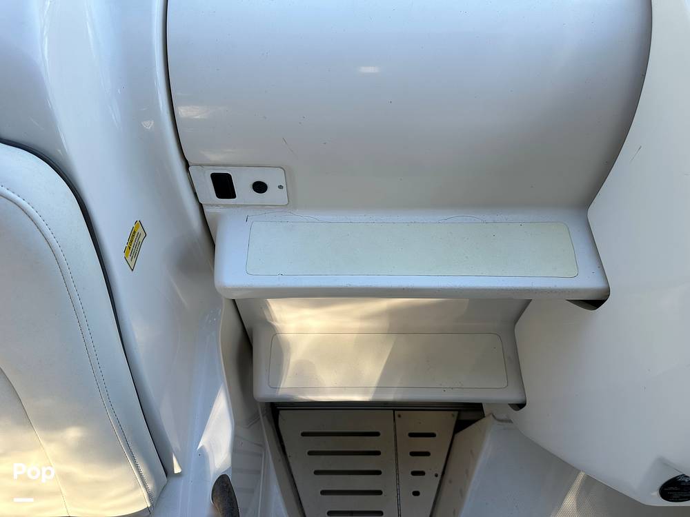 Slide: The Image of Monterey 245 Cruiser 2003 - 13714132