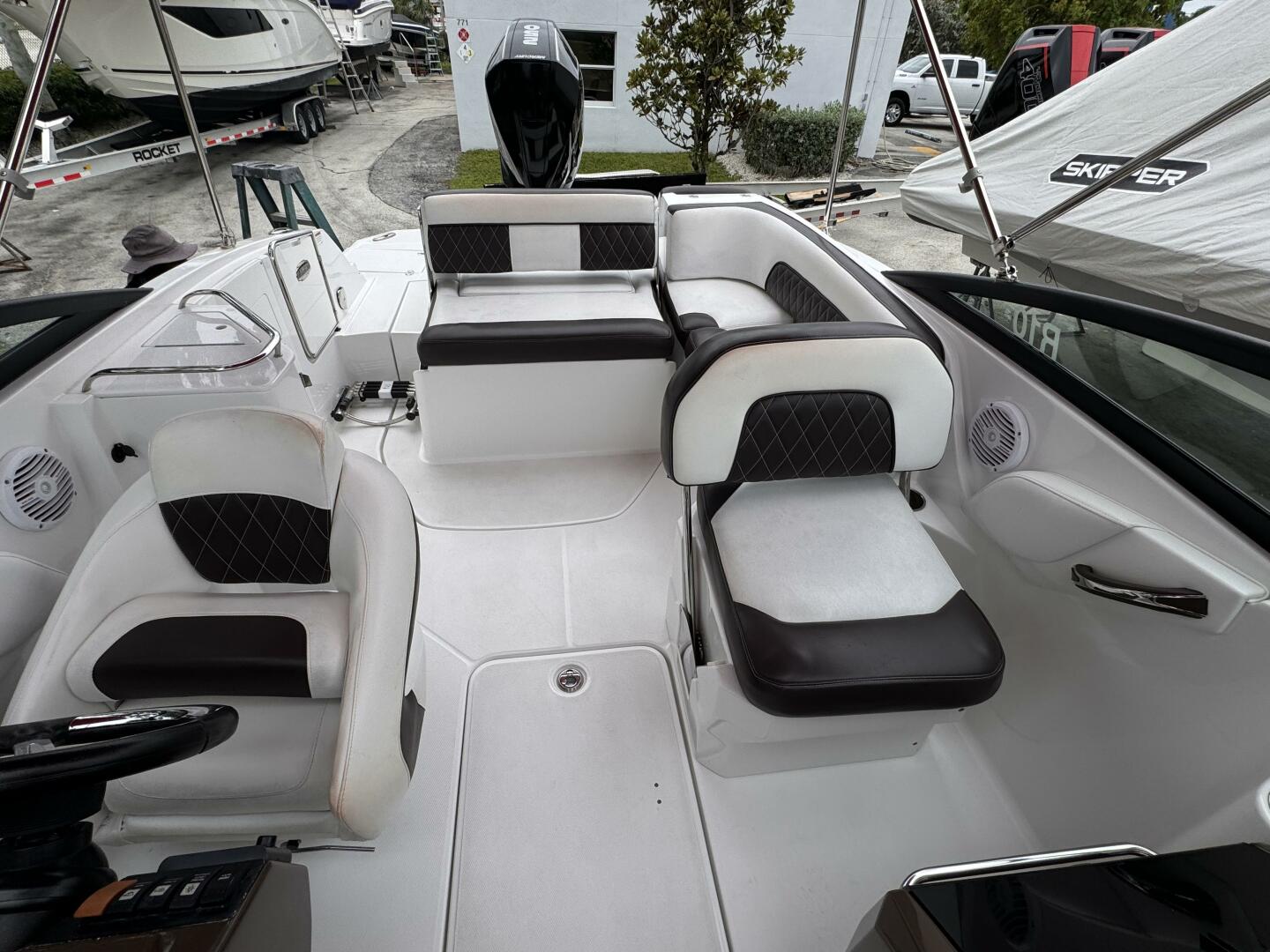 Slide: The Image of Monterey 25 2020 - 4747701