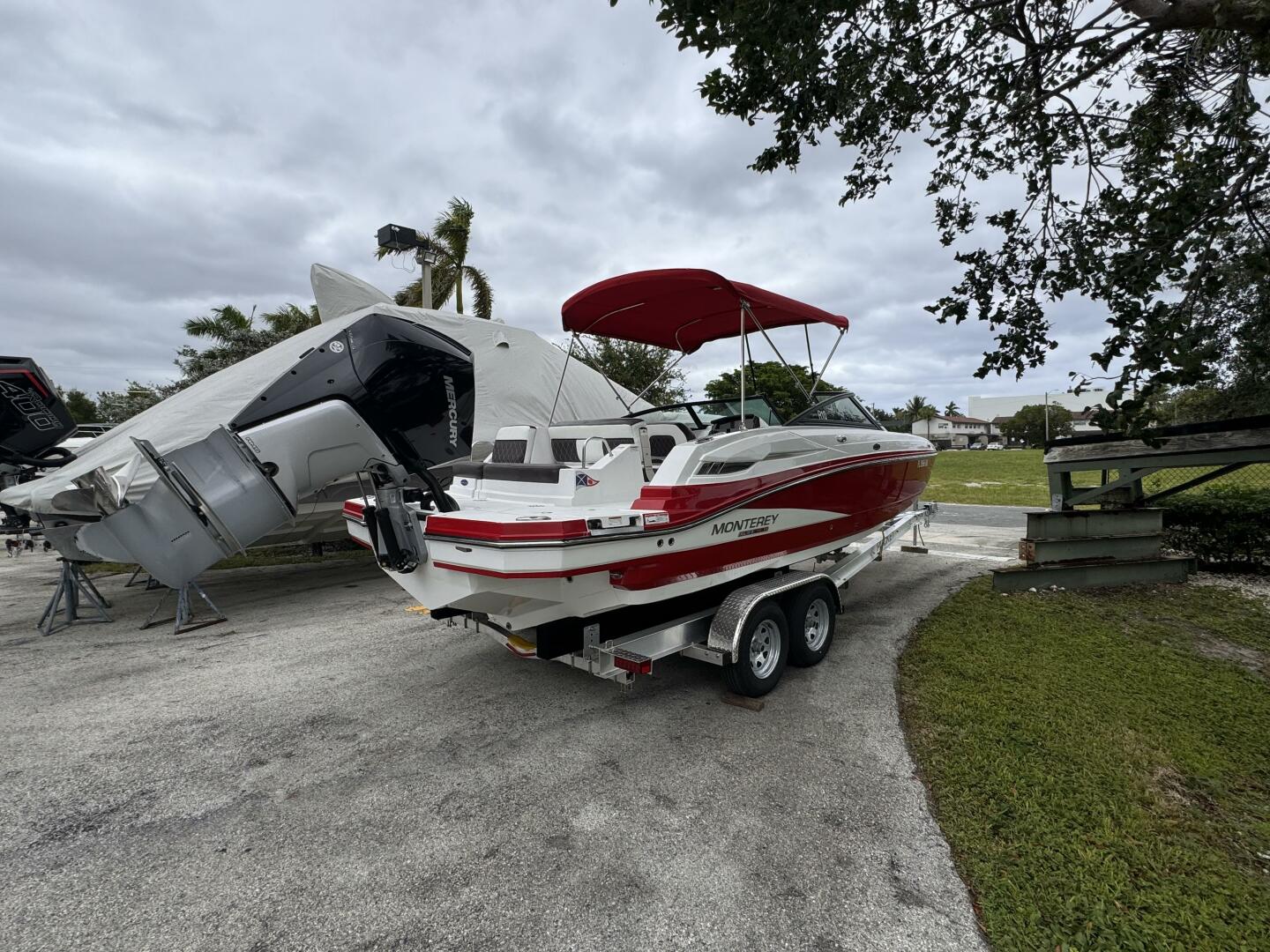 Slide: The Image of Monterey 25 2020 - 4747714