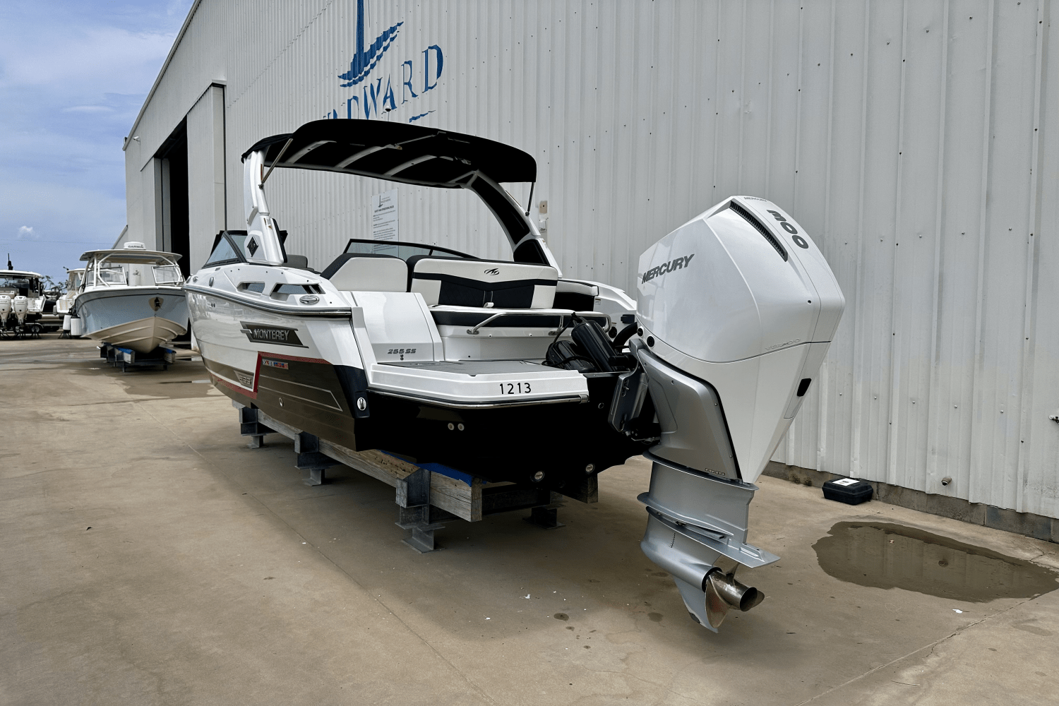 Slide: The Image of Monterey 255 SS 2020 - 3