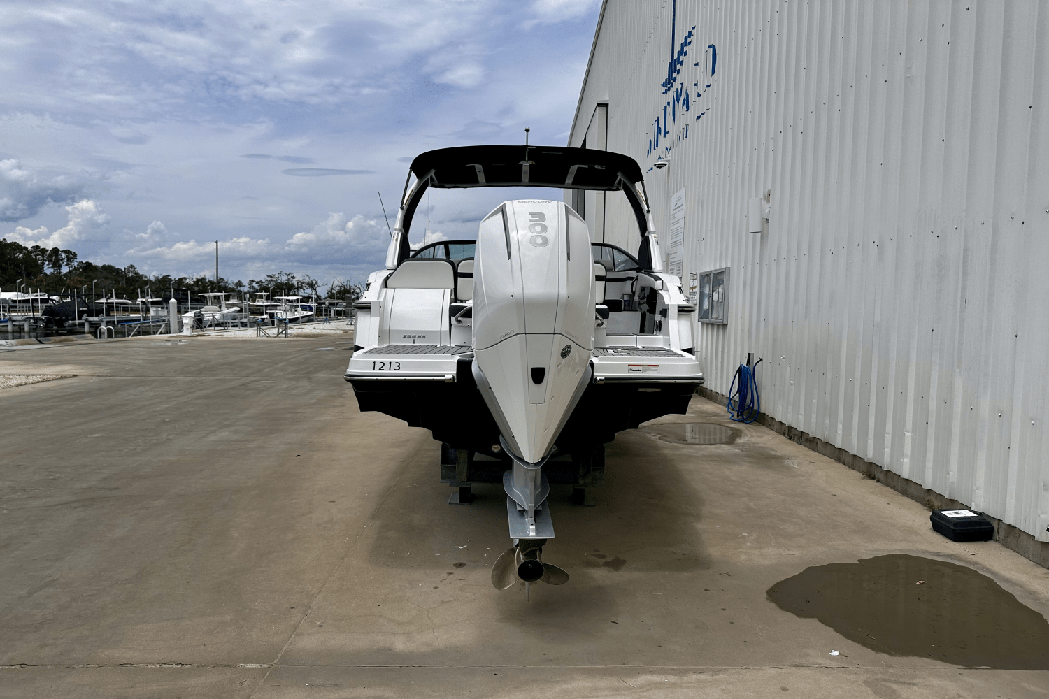 Slide: The Image of Monterey 255 SS 2020 - 4