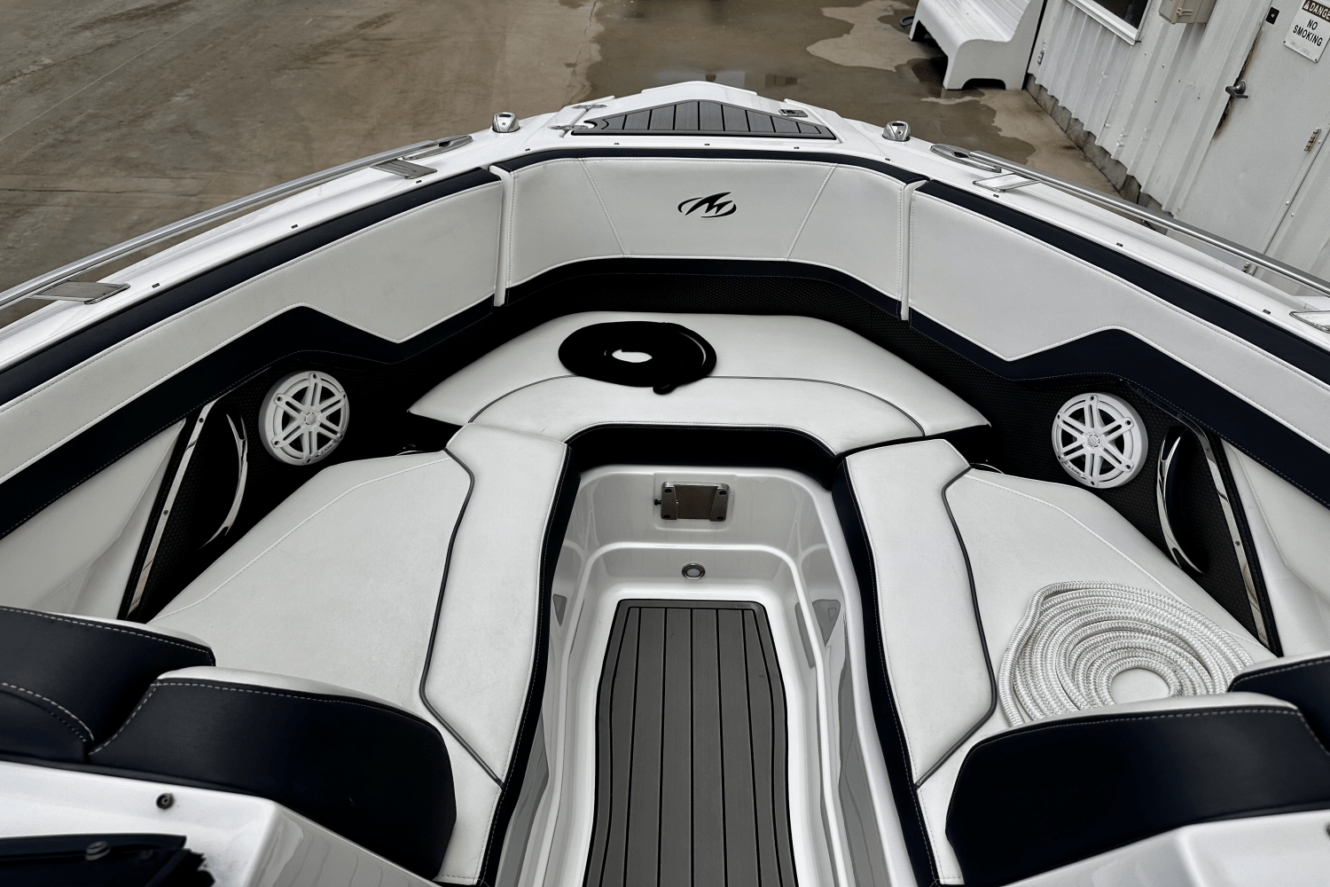 Slide: The Image of Monterey 255 SS 2020 - 7