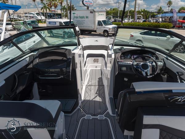 Slide: The Image of Monterey 255 Super Sport 2023 - 8