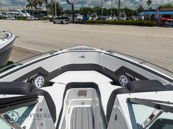 Slide: The Image of Monterey 255 Super Sport 2023 - 9