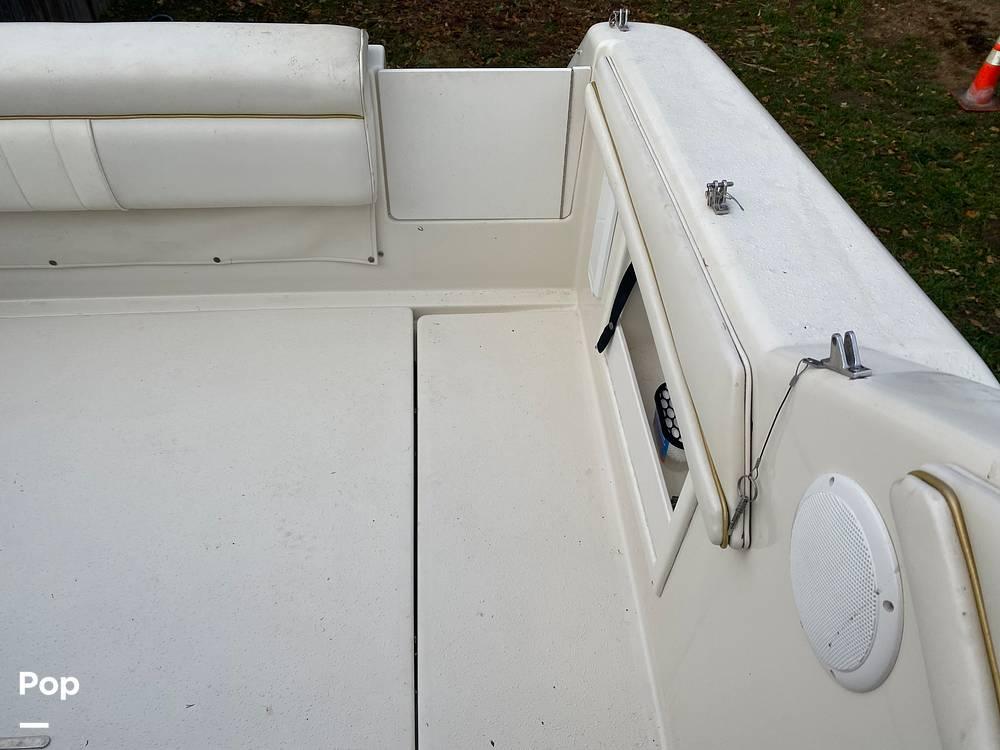 Slide: The Image of 1998 Monterey 256 Cruiser for sale in Keyport, NJ - 10
