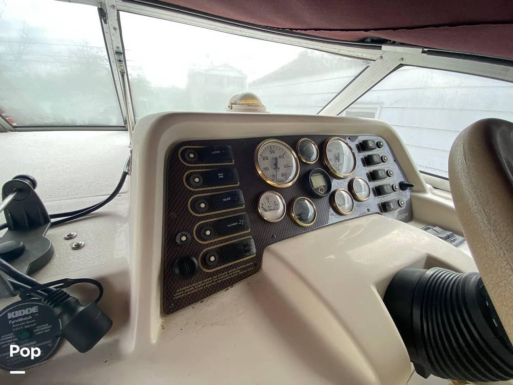 Slide: The Image of 1998 Monterey 256 Cruiser for sale in Keyport, NJ - 14