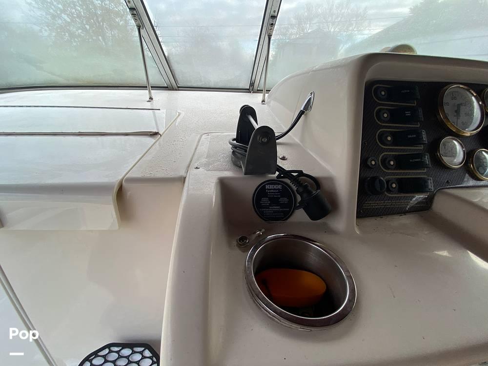 Slide: The Image of 1998 Monterey 256 Cruiser for sale in Keyport, NJ - 15