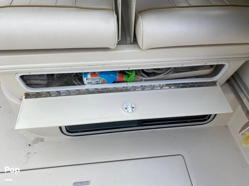 Slide: The Image of 1998 Monterey 256 Cruiser for sale in Keyport, NJ - 32