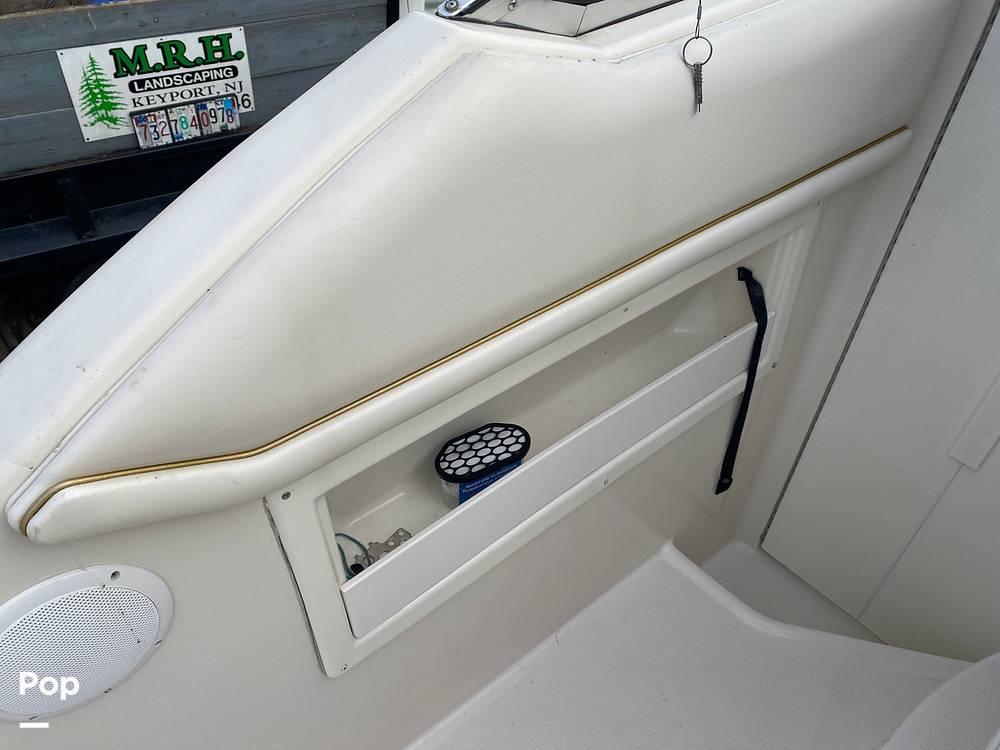 Slide: The Image of 1998 Monterey 256 Cruiser for sale in Keyport, NJ - 6