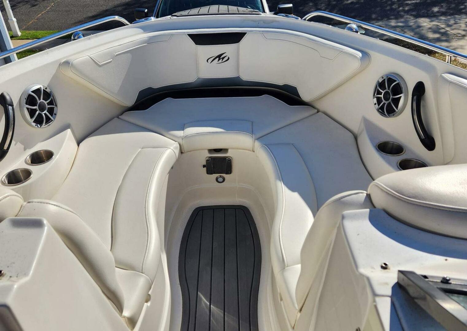 Slide: The Image of Monterey 264 FSX 2013 - 5340295