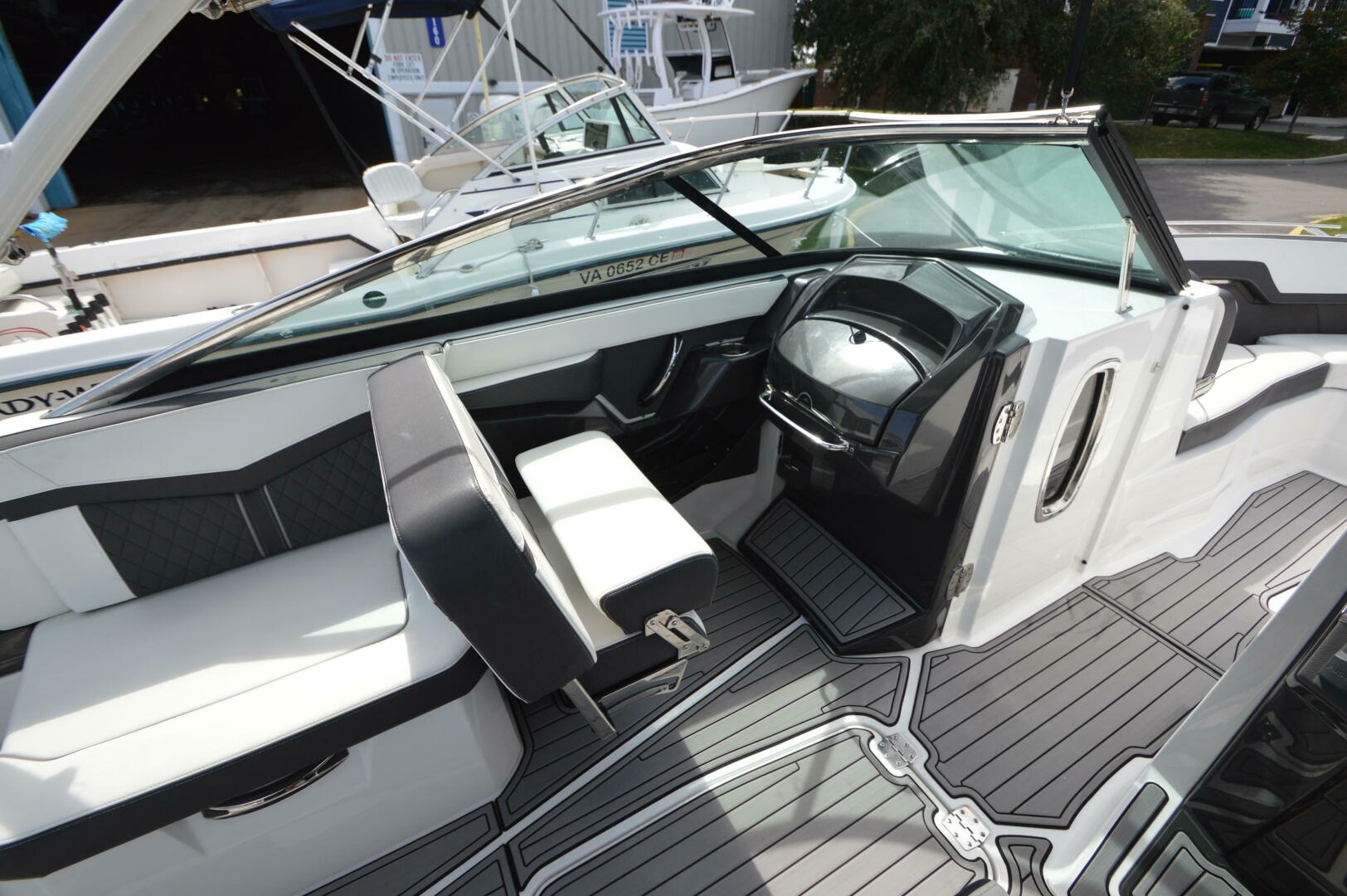 Slide: The Image of Monterey 275SS 2020 - 4767672