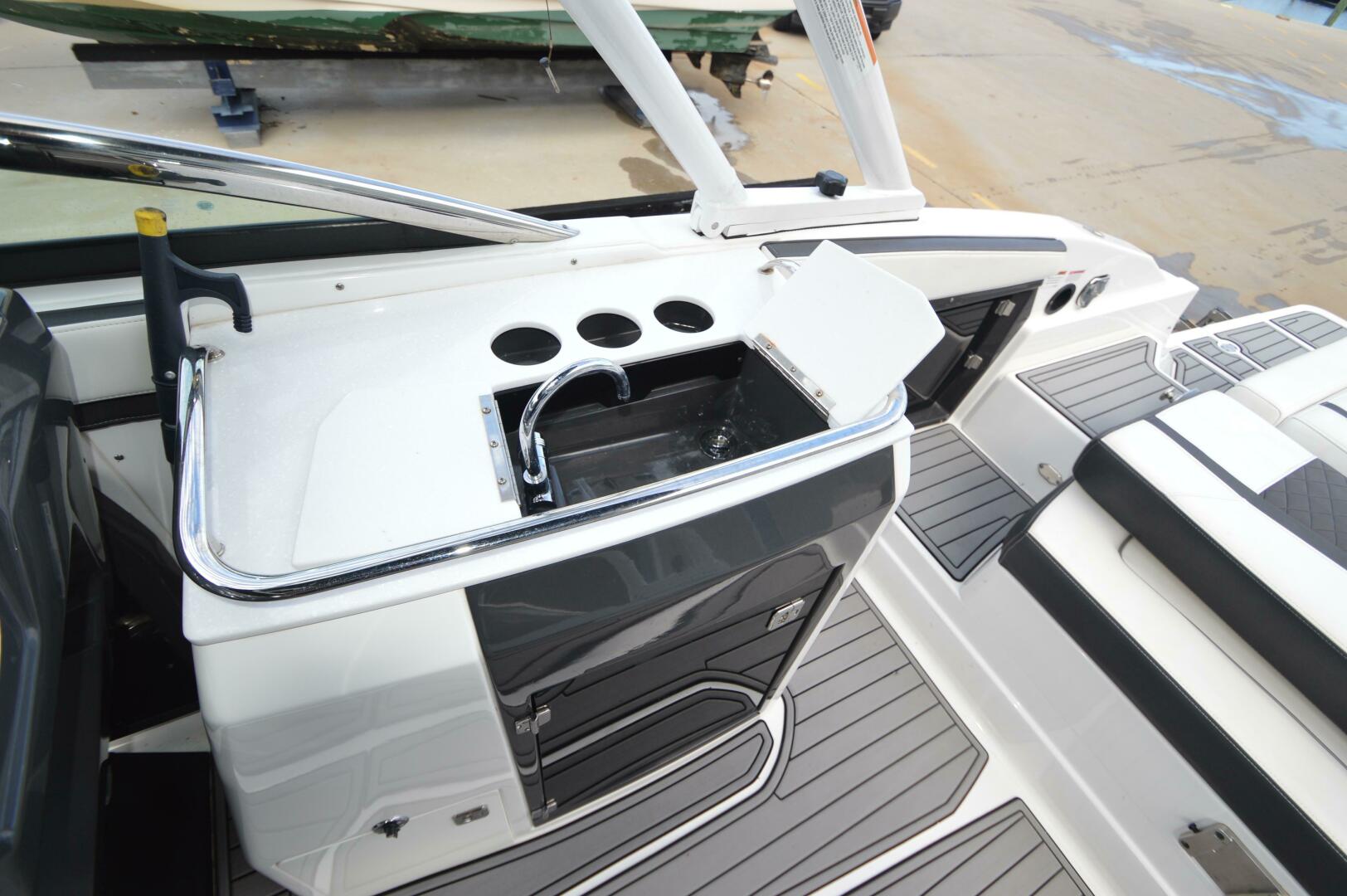 Slide: The Image of Monterey 275SS 2020 - 4767681