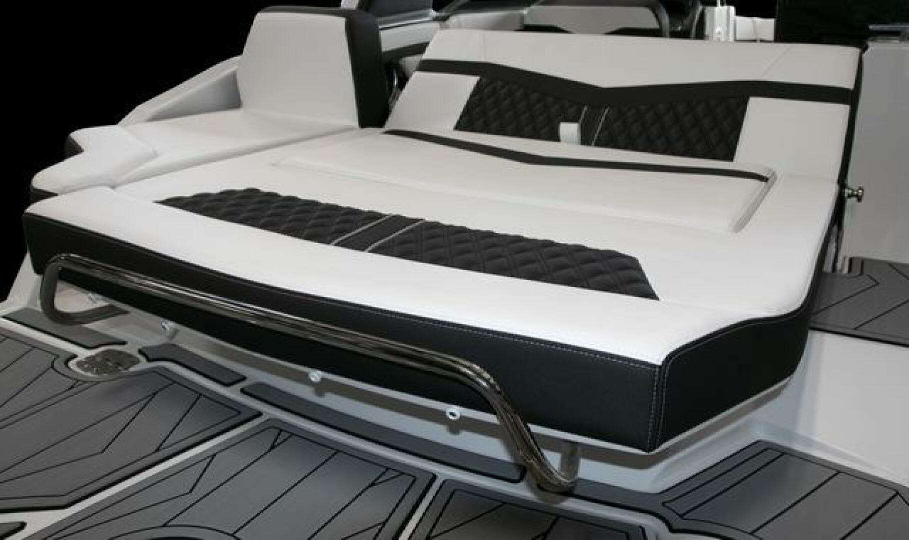 Slide: The Image of Monterey 275 SS 2024 - 5300600