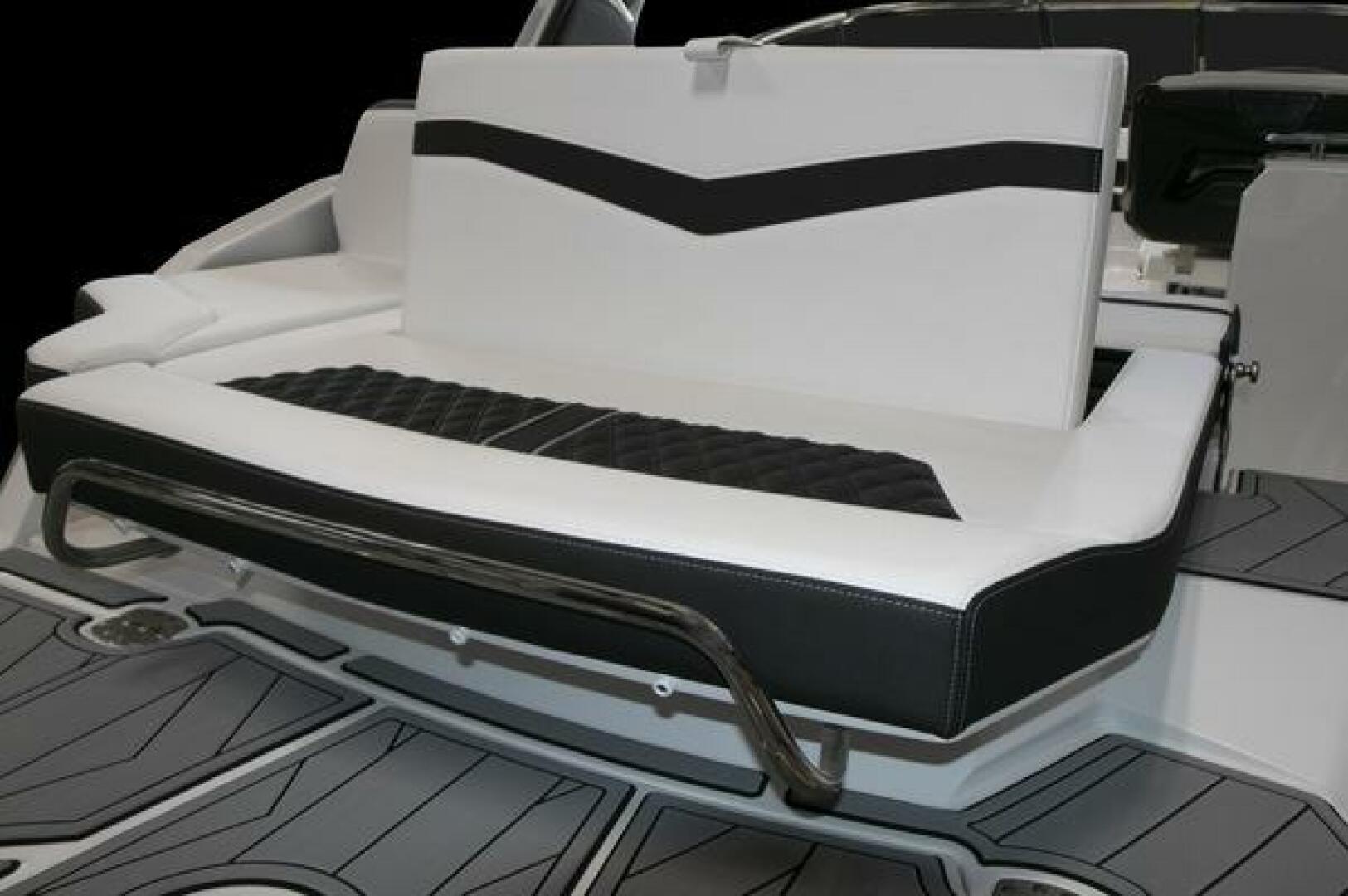Slide: The Image of Monterey 275 SS 2024 - 5300601