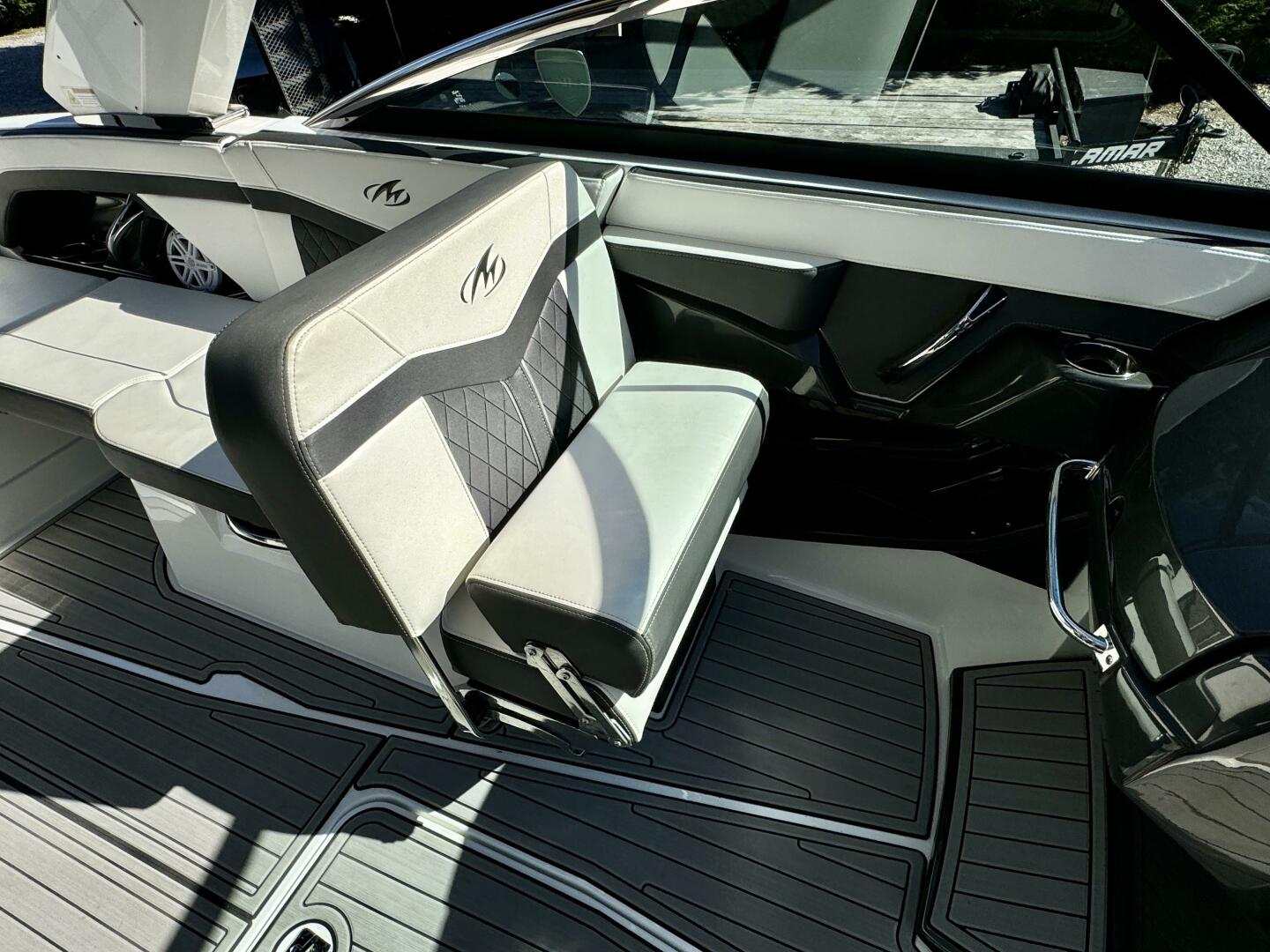 Slide: The Image of Monterey 278 SS 2019 - 4865784