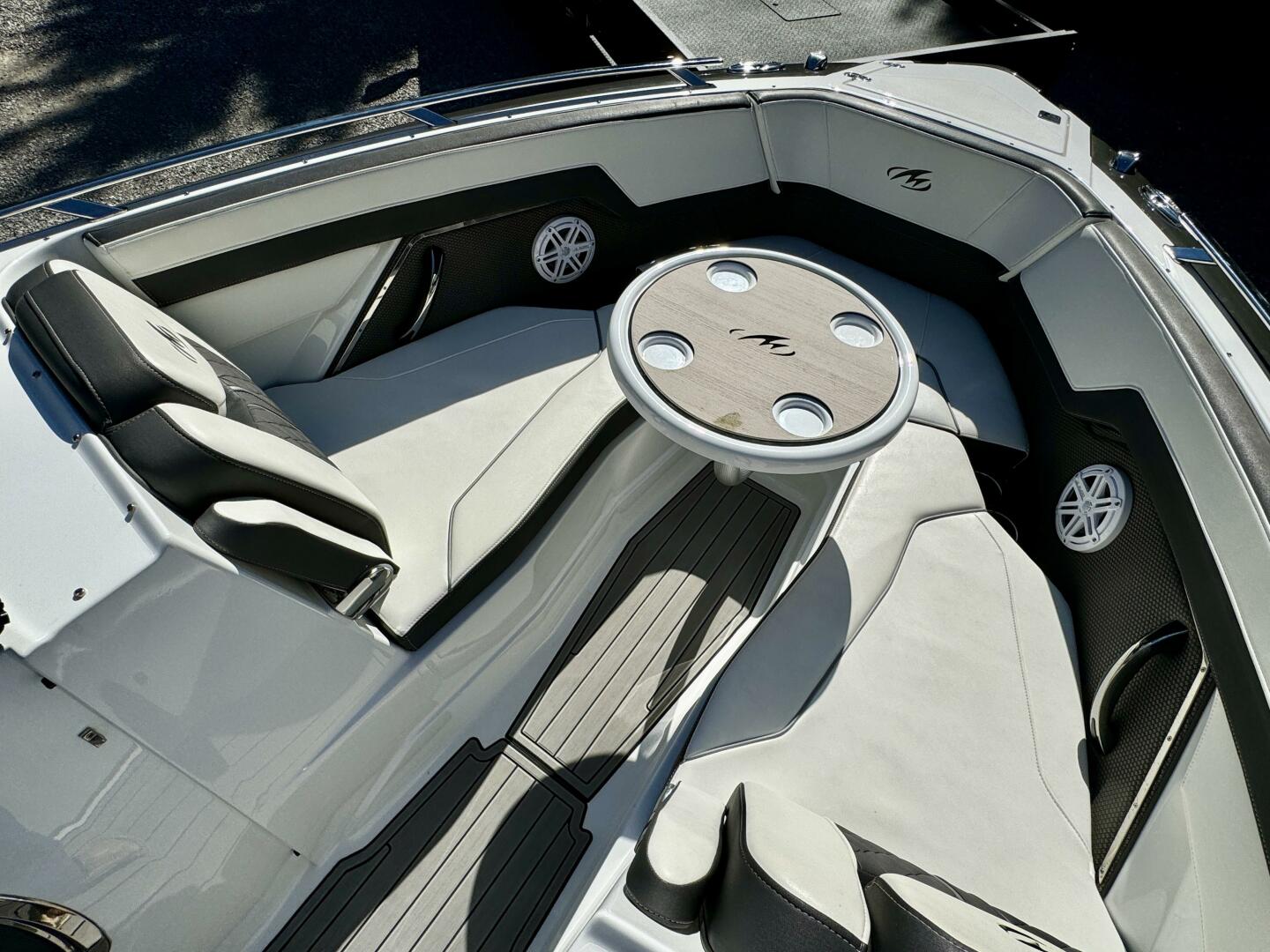 Slide: The Image of Monterey 278 SS 2019 - 4865802