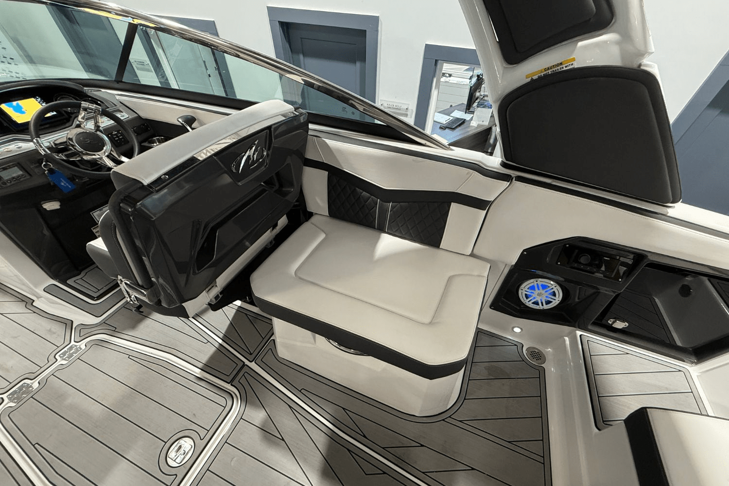 Slide: The Image of Monterey 278SS 2024 - 10