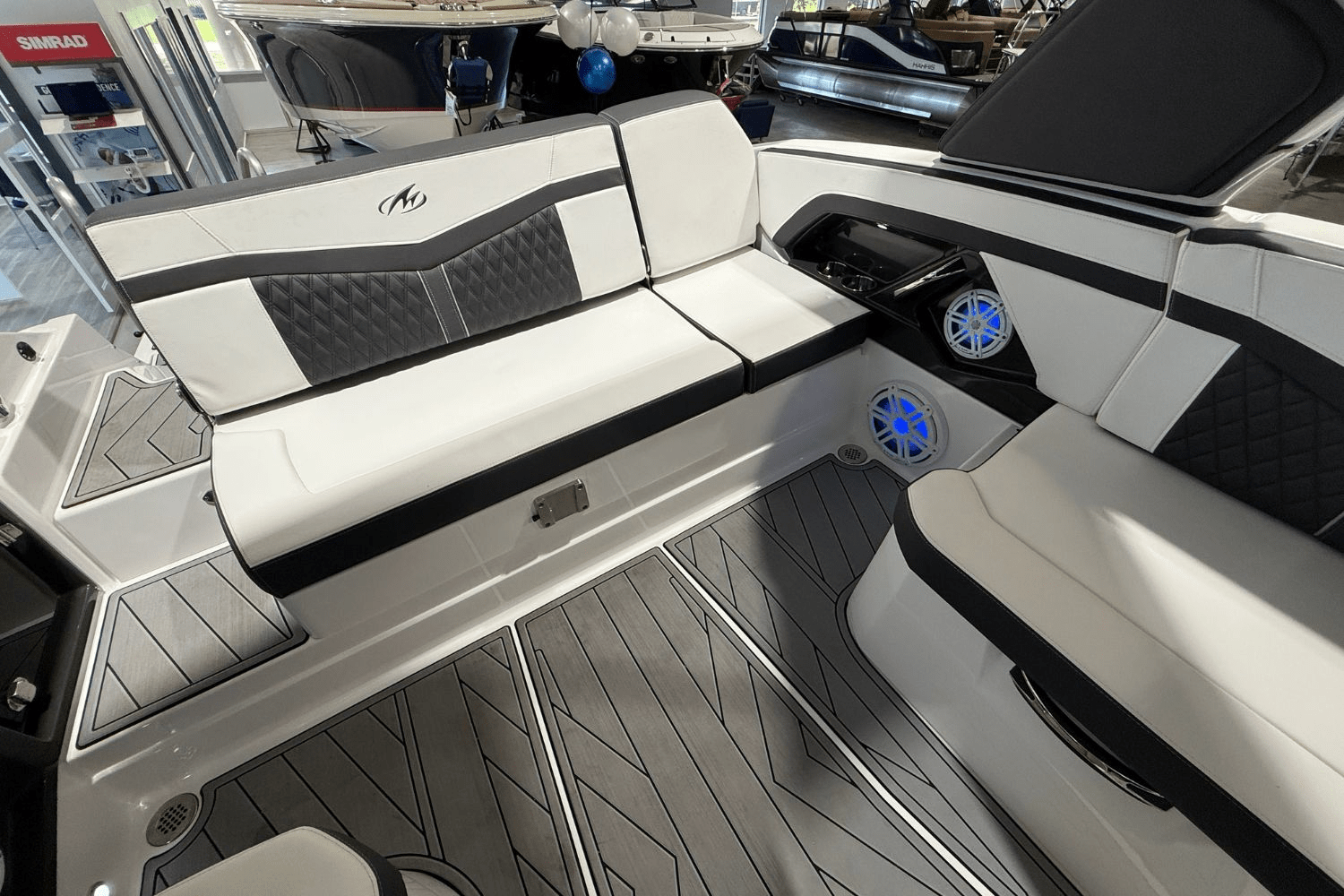 Slide: The Image of Monterey 278SS 2024 - 11