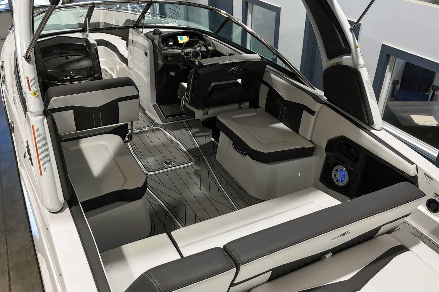 Slide: The Image of Monterey 278SS 2024 - 7