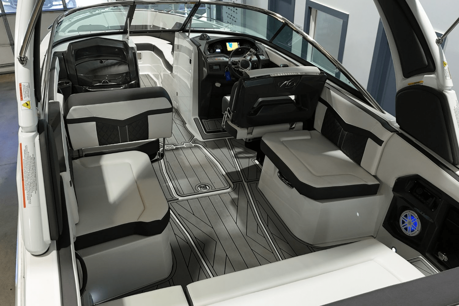 Slide: The Image of Monterey 278SS 2024 - 8