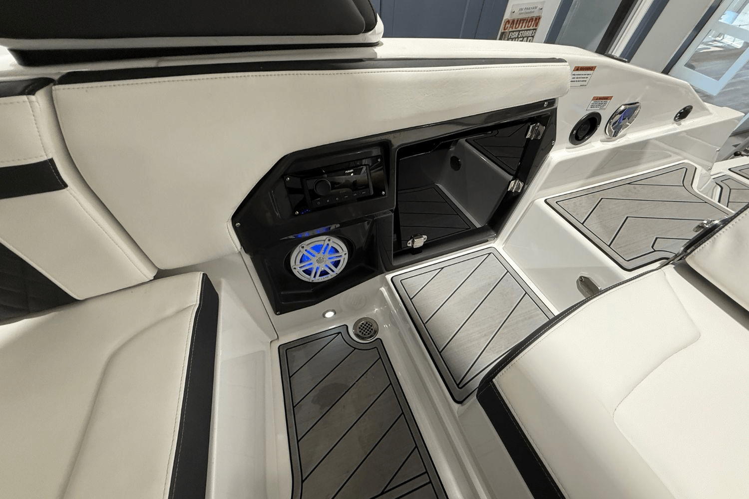 Slide: The Image of Monterey 278SS 2024 - 9