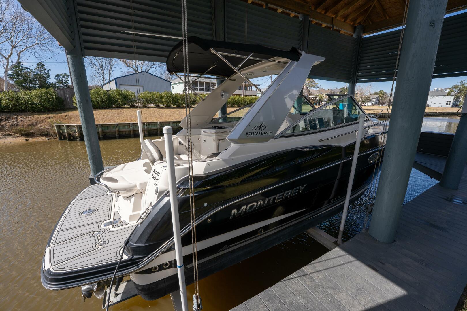 Slide: The Image of Monterey 280 Sport Yacht 2014 - 5107546