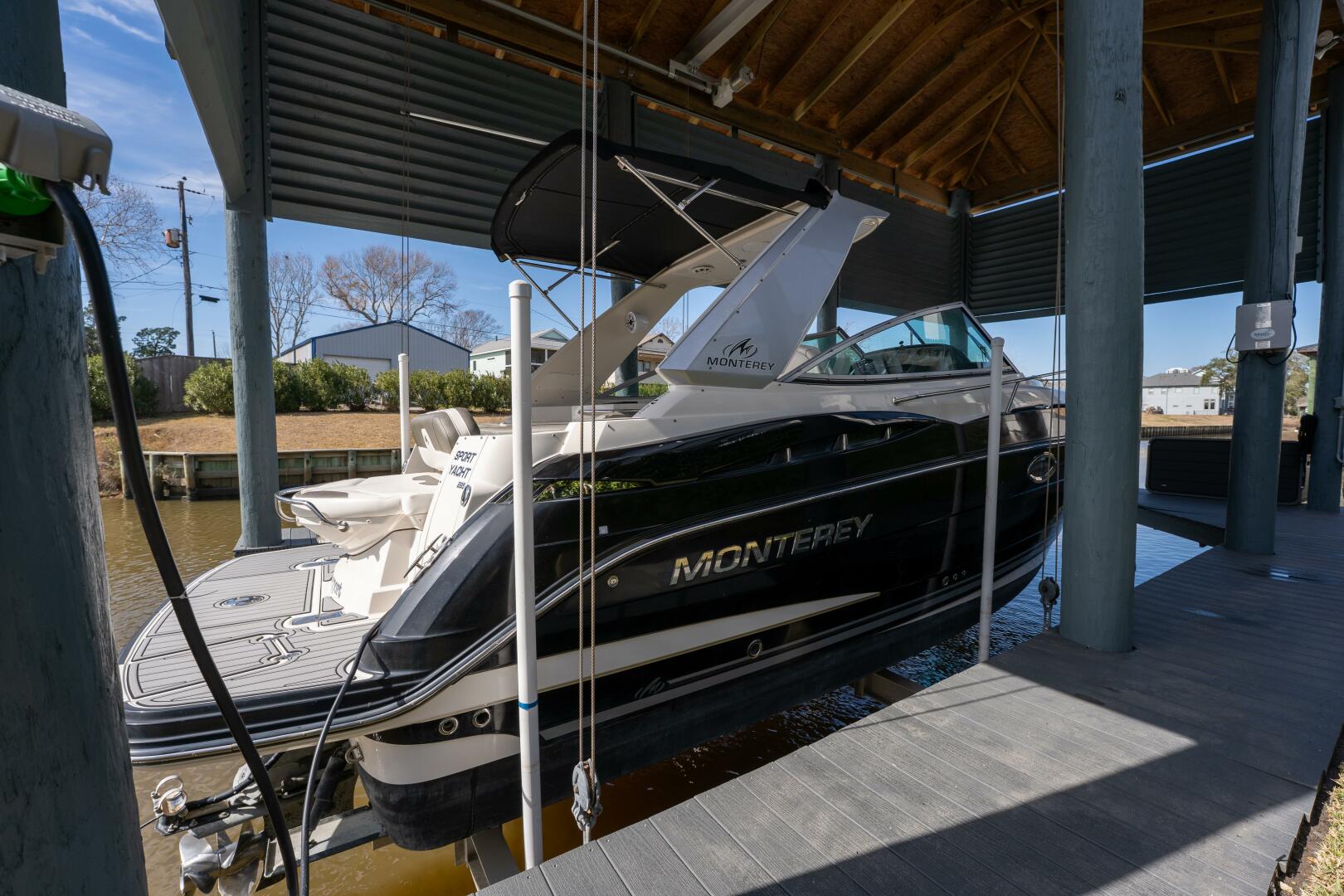 Slide: The Image of Monterey 280 Sport Yacht 2014 - 5107549
