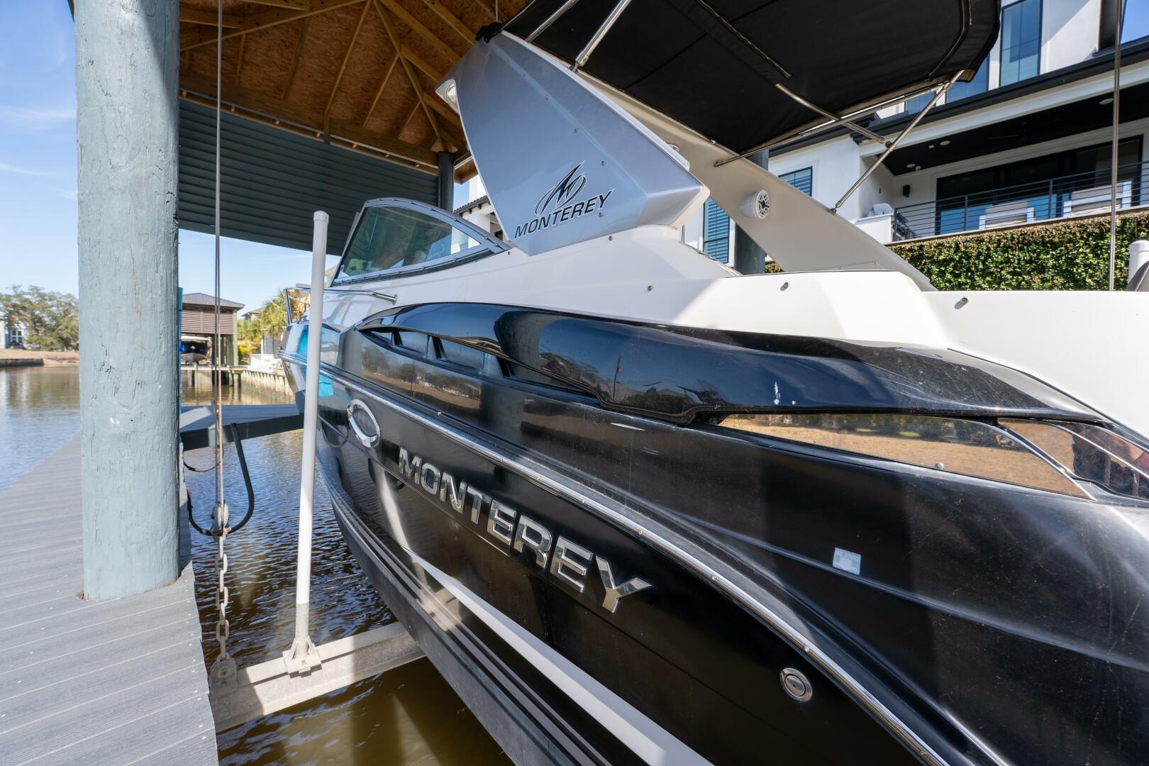 Slide: The Image of Monterey 280 Sport Yacht 2014 - 5107554