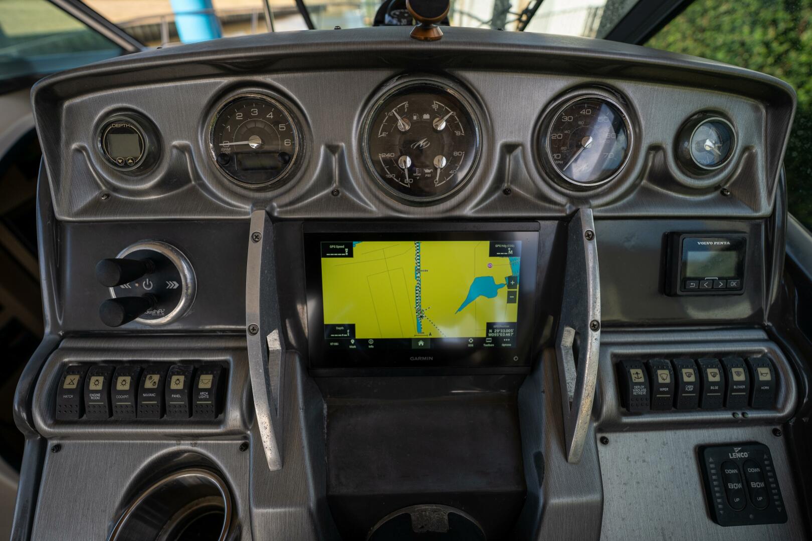 Slide: The Image of Helm bow thruster and new Garmin - 5107574
