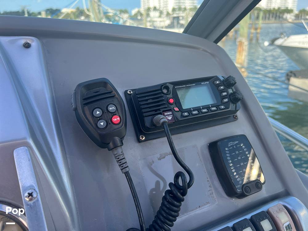 Slide: The Image of Monterey 290 Sport Cruiser 2006 - 15060473