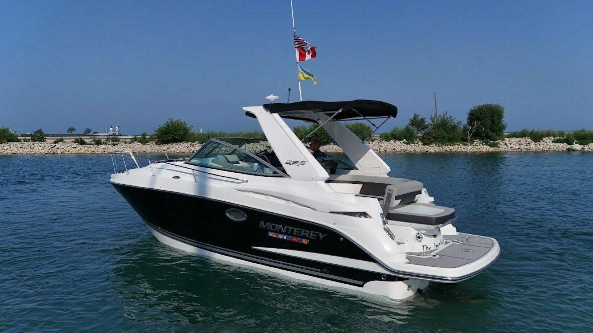 Slide: The Image of Monterey 295 Sport Yacht 2021 - 5550285