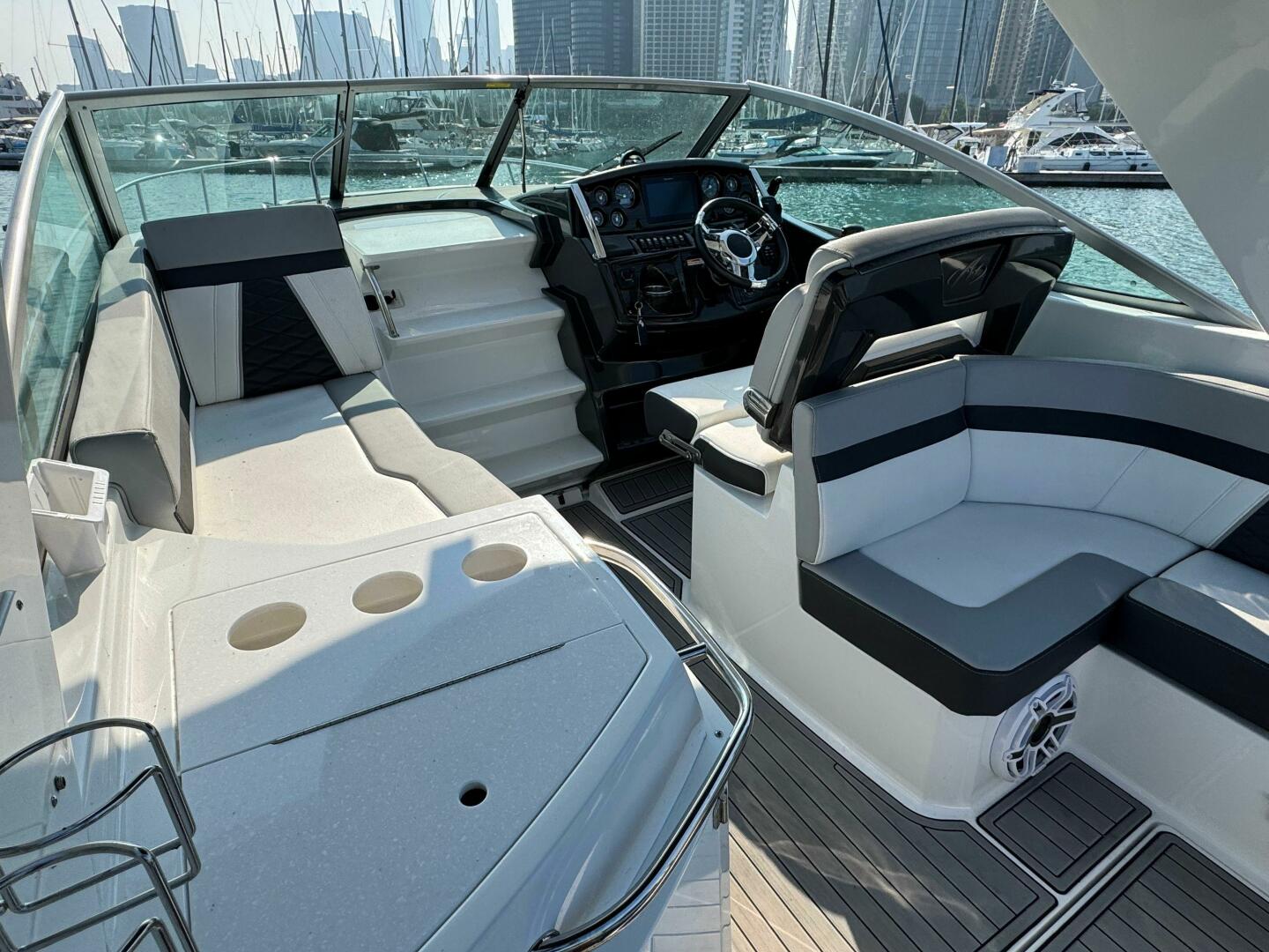 Slide: The Image of Monterey 295 Sport Yacht 2021 - 5550290