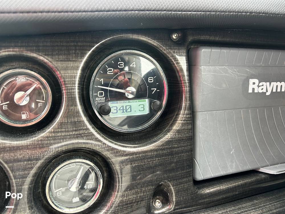 Slide: The Image of Only 340 Hours On The Engine - 15089775