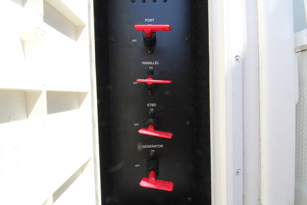 Slide: The Image of Monterey 302 2000 - 13545597