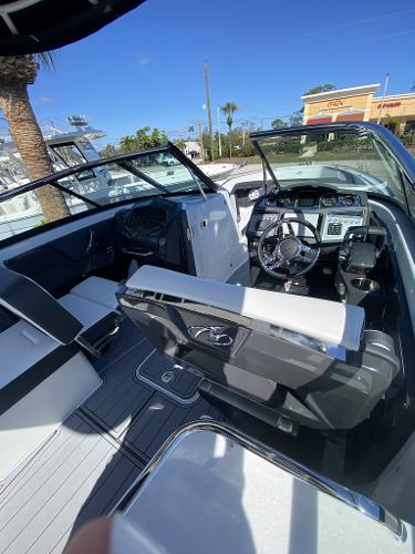 Slide: The Image of Monterey 305 Super Sport 2022 - 10