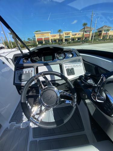 Slide: The Image of Monterey 305 Super Sport 2022 - 7