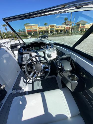 Slide: The Image of Monterey 305 Super Sport 2022 - 8