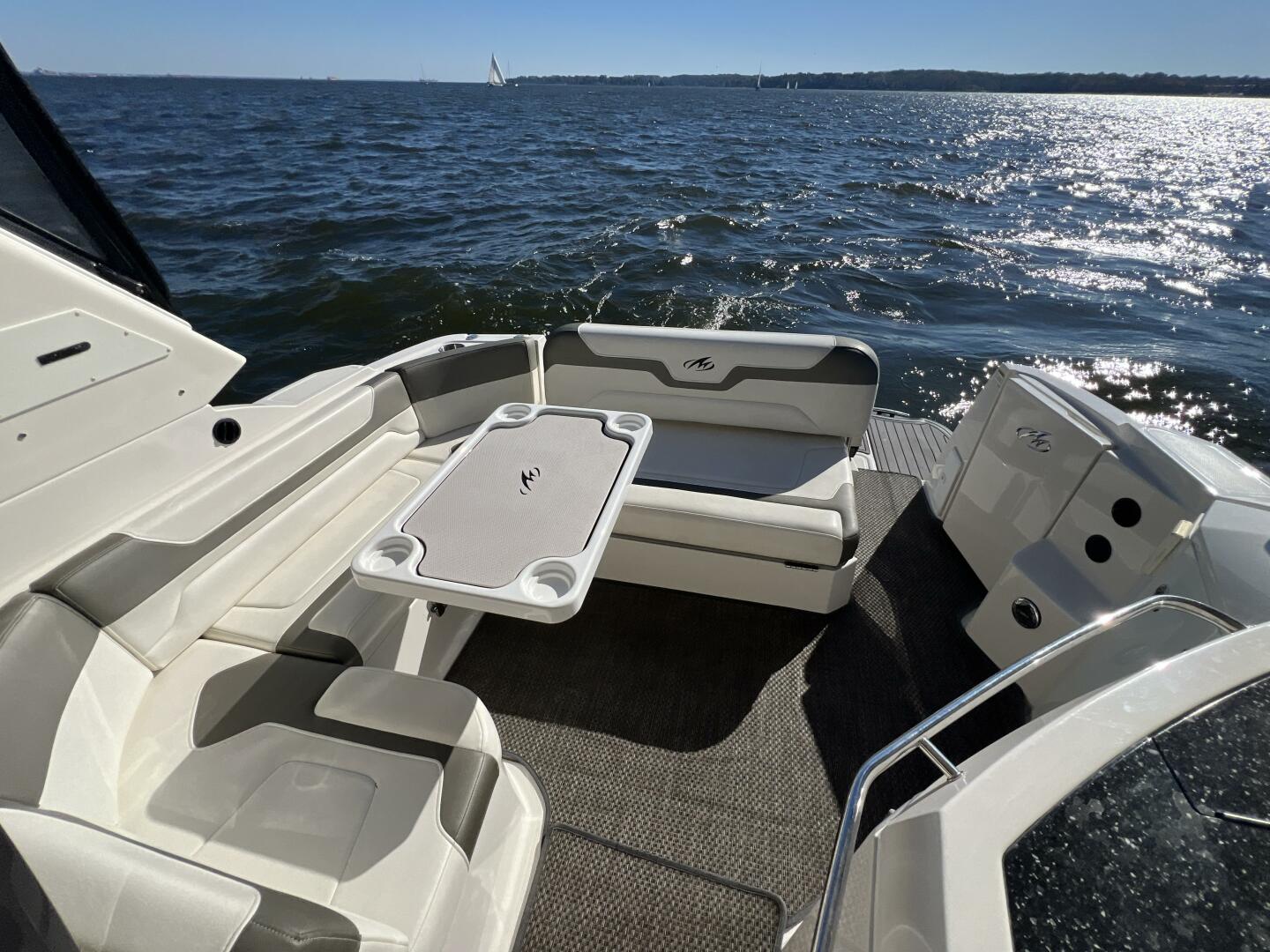 Slide: The Image of Monterey 320 Sport Yacht 2014 - 4794575