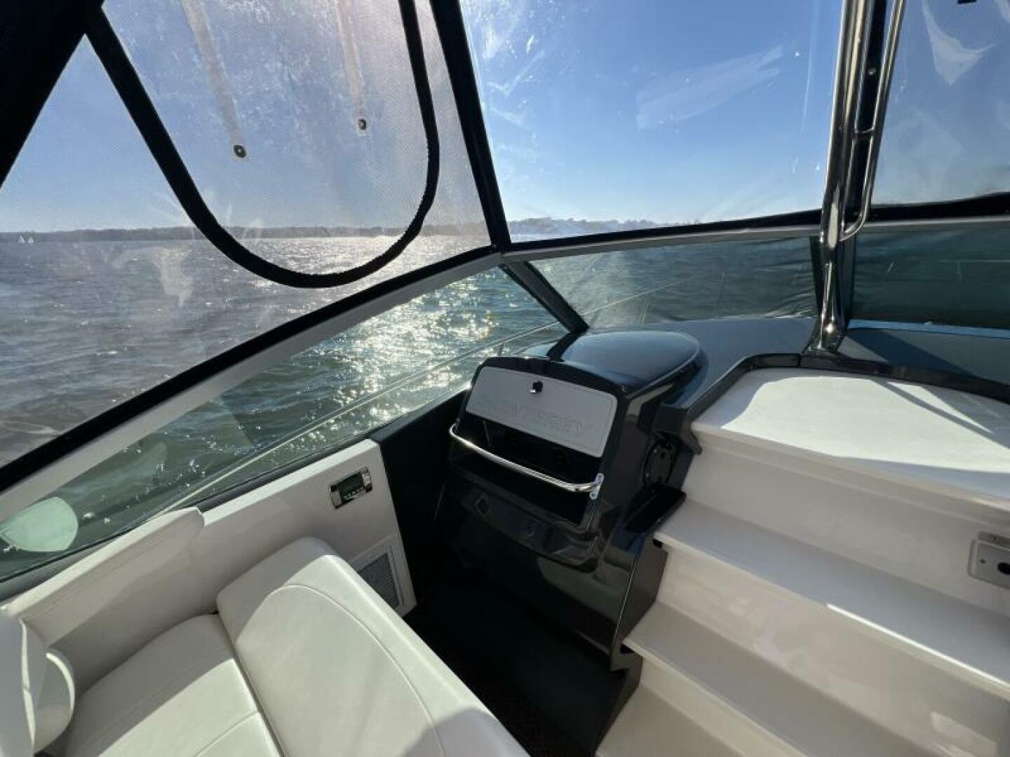 Slide: The Image of Monterey 320 Sport Yacht 2014 - 5391948