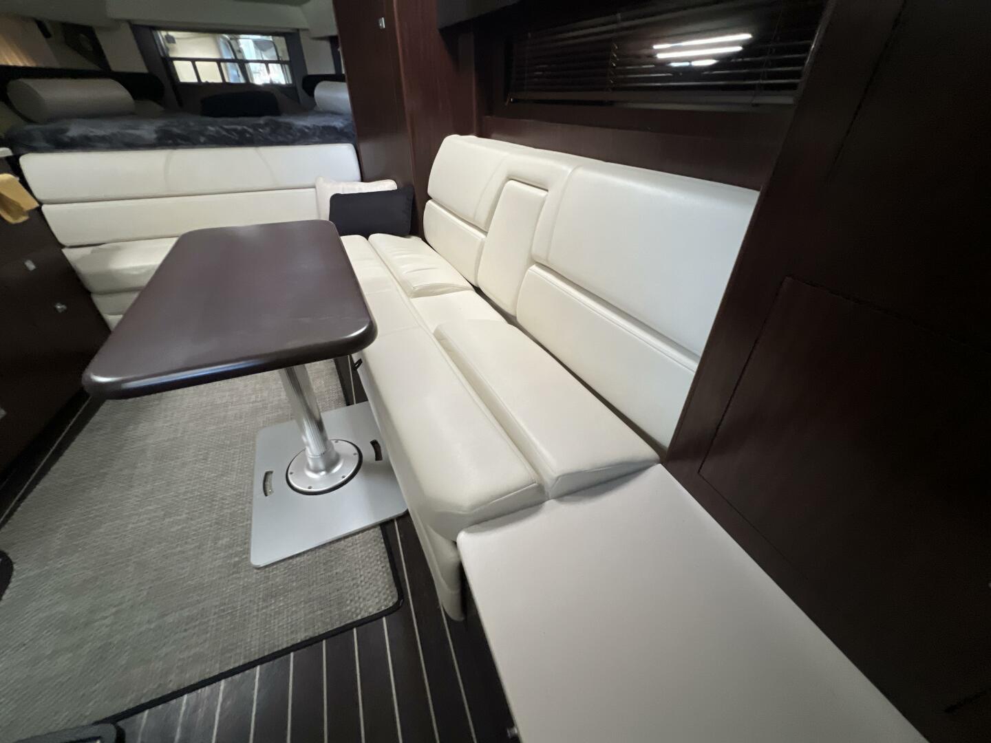 Slide: The Image of Monterey 320 Sport Yacht 2014 - 4794584