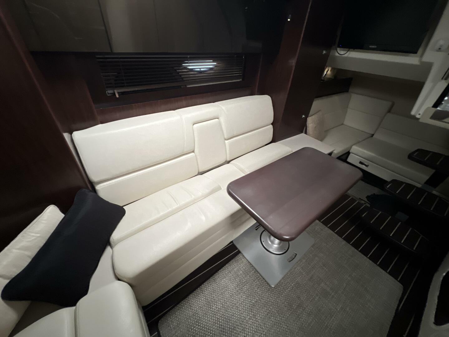 Slide: The Image of Monterey 320 Sport Yacht 2014 - 4794585