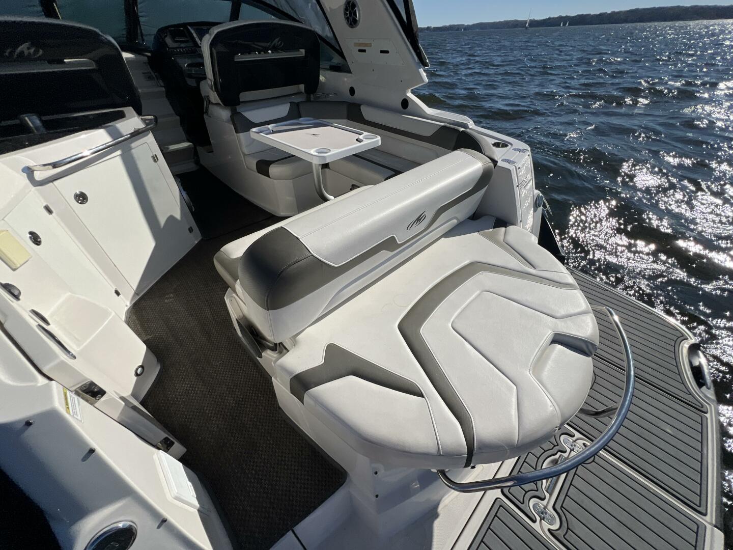 Slide: The Image of Monterey 320 Sport Yacht 2014 - 4794570