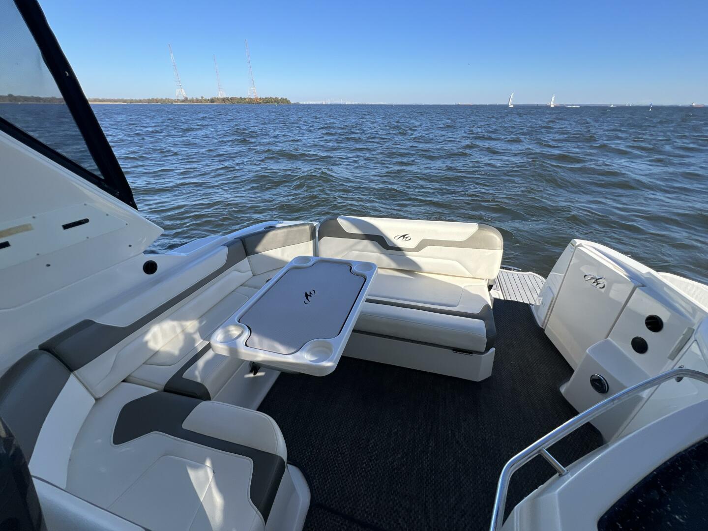 Slide: The Image of Monterey 320 Sport Yacht 2014 - 4794574