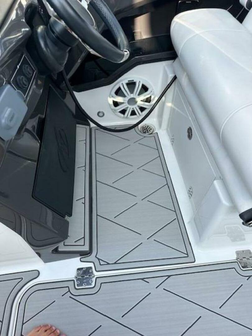 Slide: The Image of Monterey 328SS 2015 - 4881267