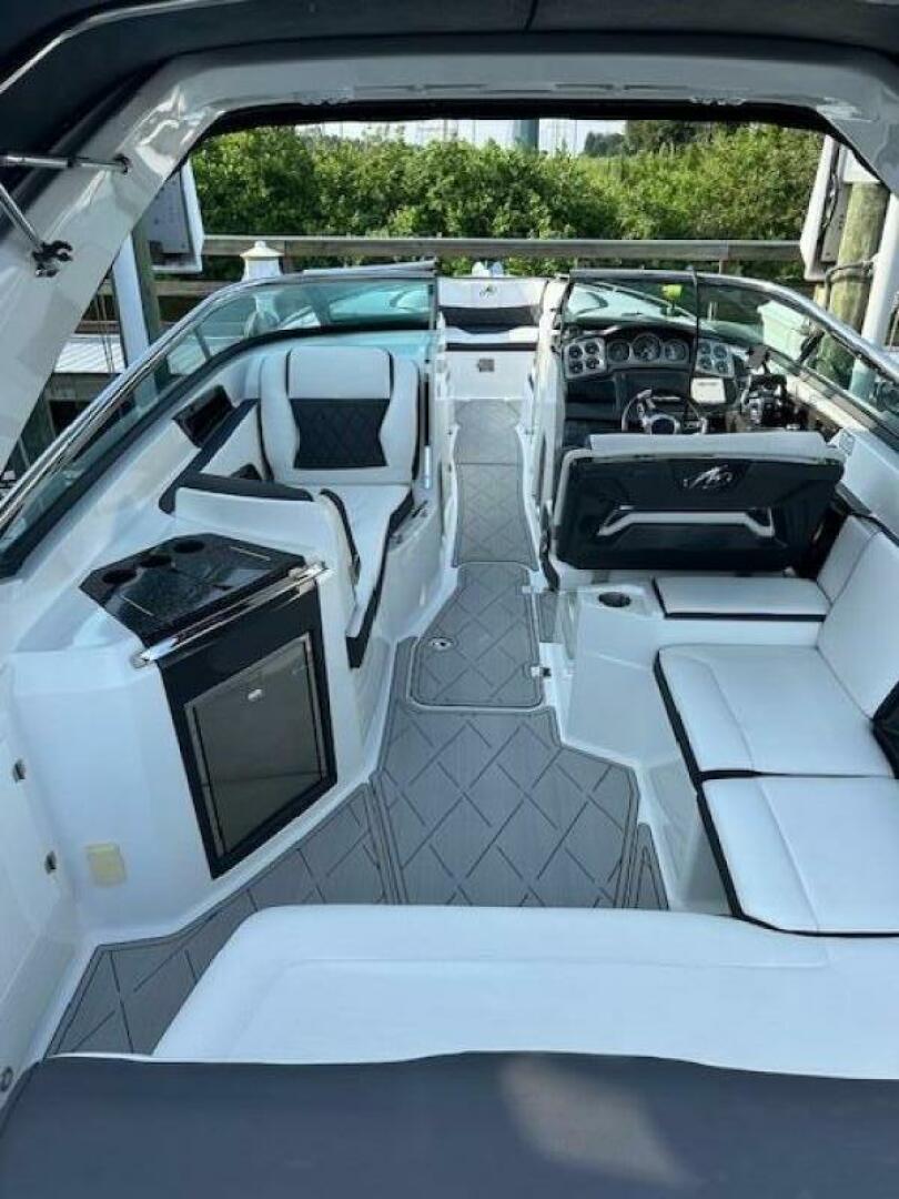 Slide: The Image of Monterey 328SS 2015 - 4881269