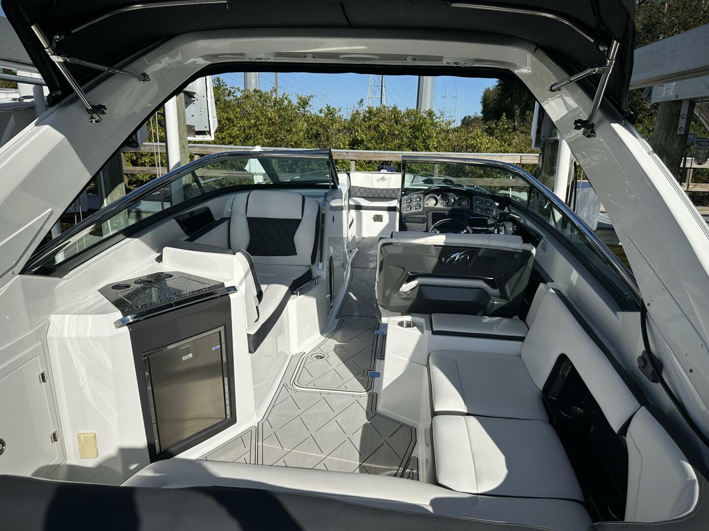 Slide: The Image of Monterey 328SS 2015 - 4881285