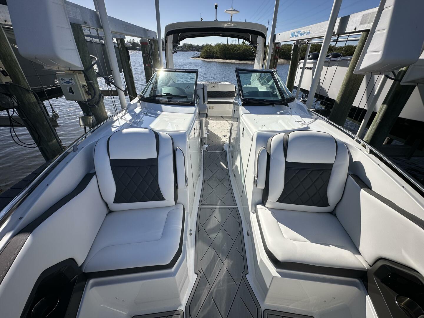 Slide: The Image of Monterey 328SS 2015 - 4881290