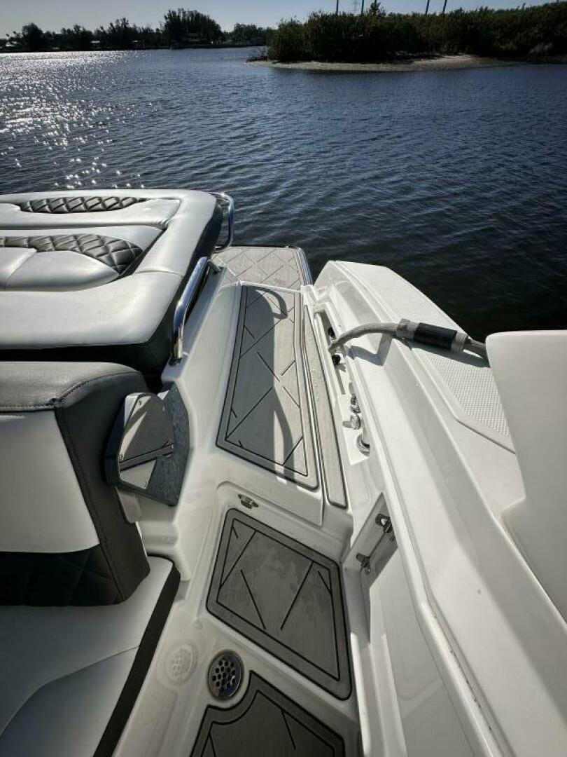 Slide: The Image of Monterey 328SS 2015 - 4881291