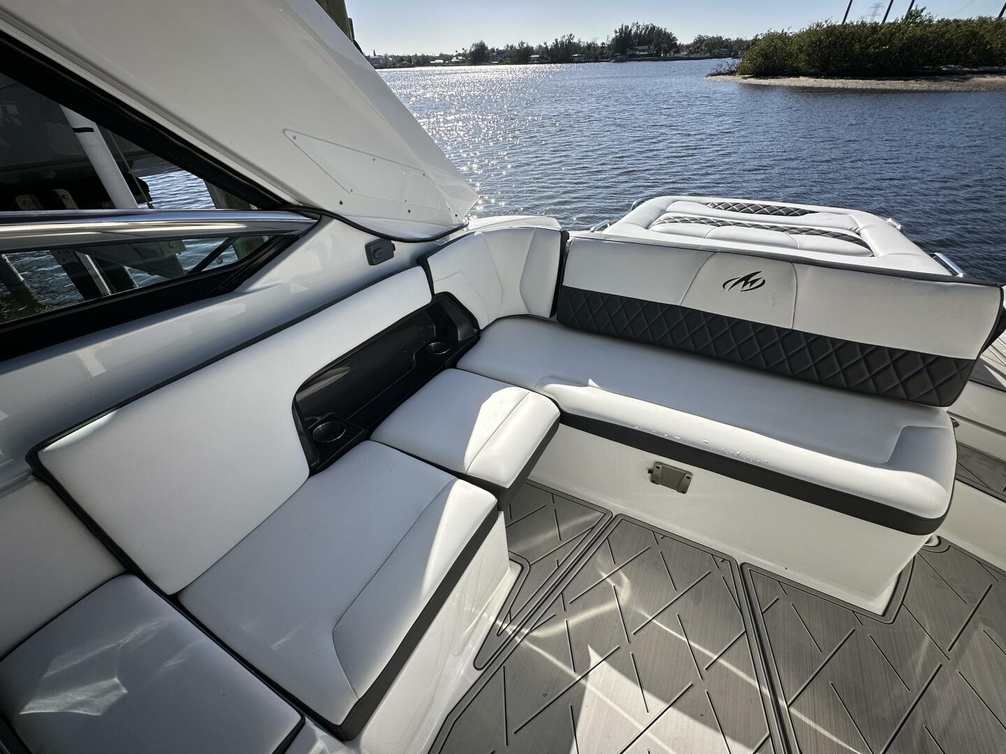 Slide: The Image of Monterey 328SS 2015 - 4881292