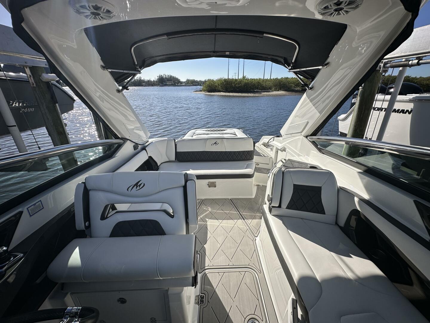 Slide: The Image of Monterey 328SS 2015 - 4881293